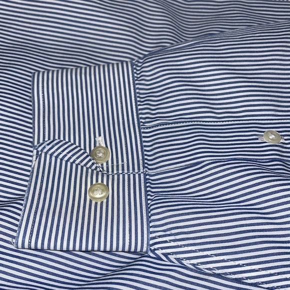 Brooks Brothers Long Sleeve Button Down Shirt.  100% Cotton.  Size 17.5-4/5. - Picture 7 of 8